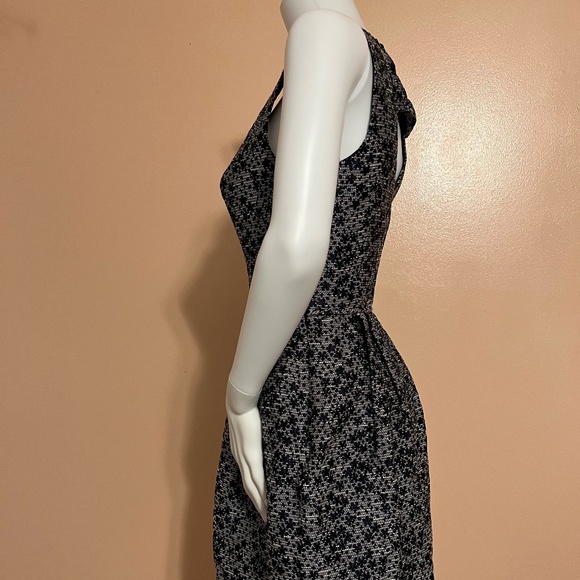 Trina Turk Bow on Back, Lined Lace, Knee-Length Dress - Picture 5 of 10